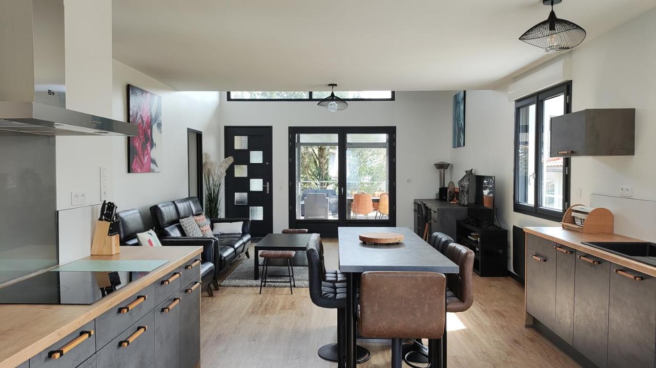 Appartement Papillon***. Location 1er étage. Ronce-les-Bains